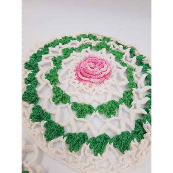 Lot of 5 doilies pink green white 7" - 12" 3 Diminsional Vintage - Picture 7 of 10